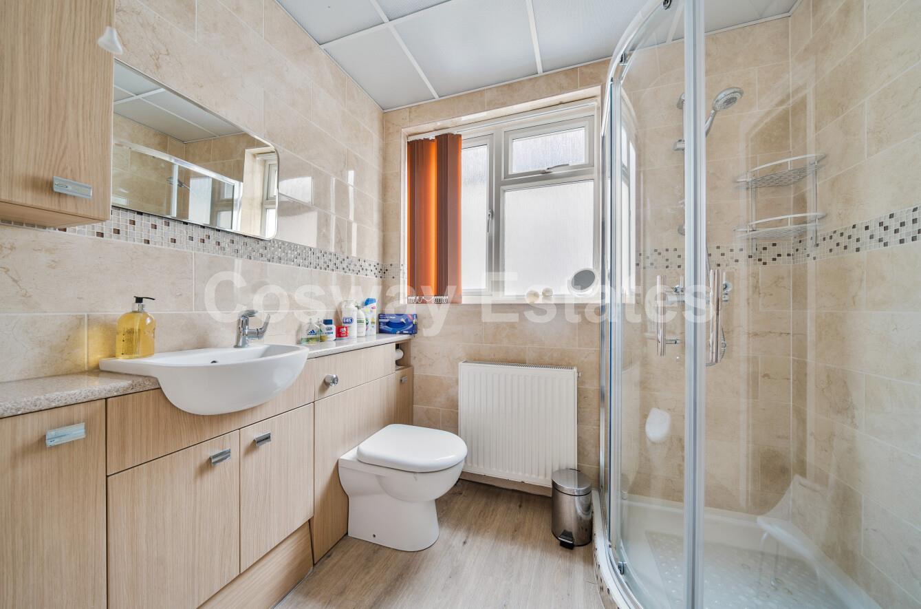 Stoneyfields Gardens, Edgware, HA8, Edgware